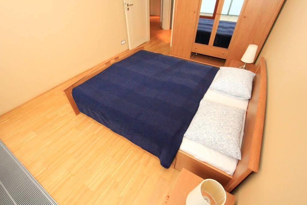 Luxury Apartment River Diamond Residence プラハ エクステリア 写真