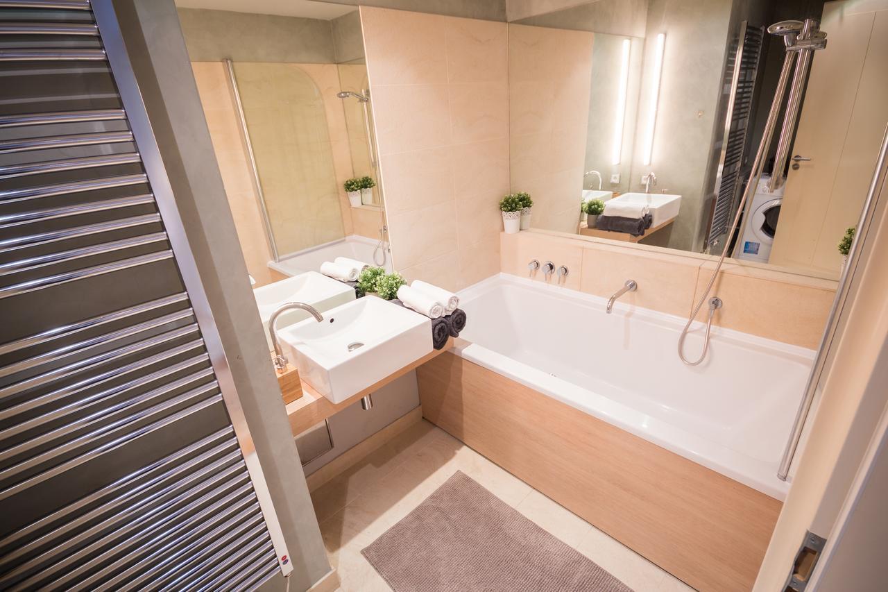 Luxury Apartment River Diamond Residence プラハ エクステリア 写真
