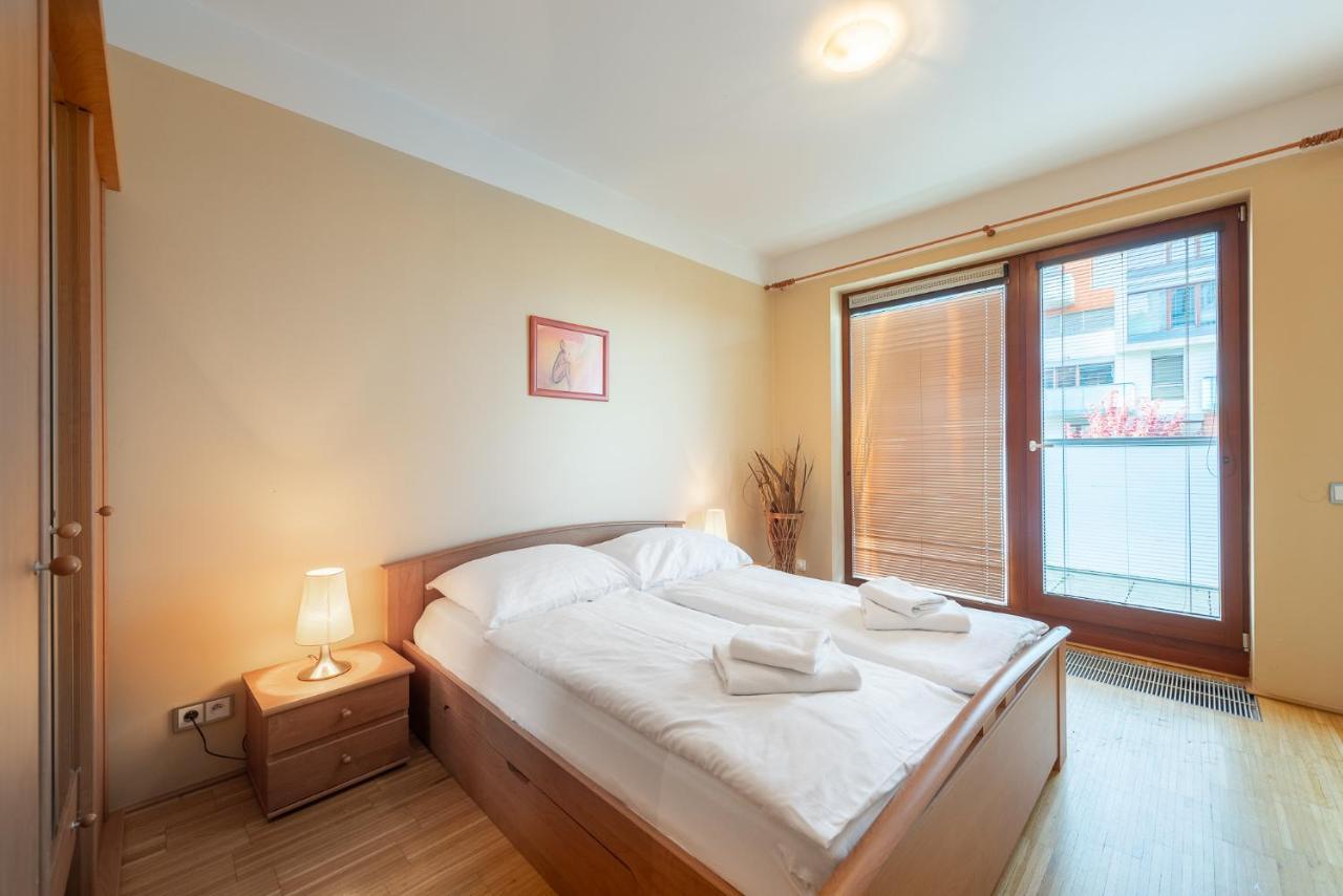 Luxury Apartment River Diamond Residence プラハ エクステリア 写真