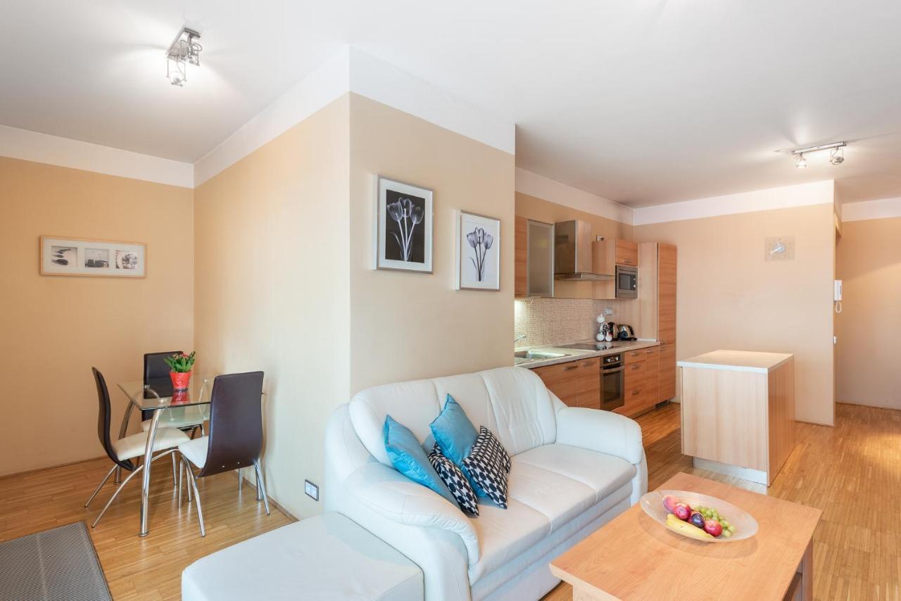 Luxury Apartment River Diamond Residence プラハ エクステリア 写真