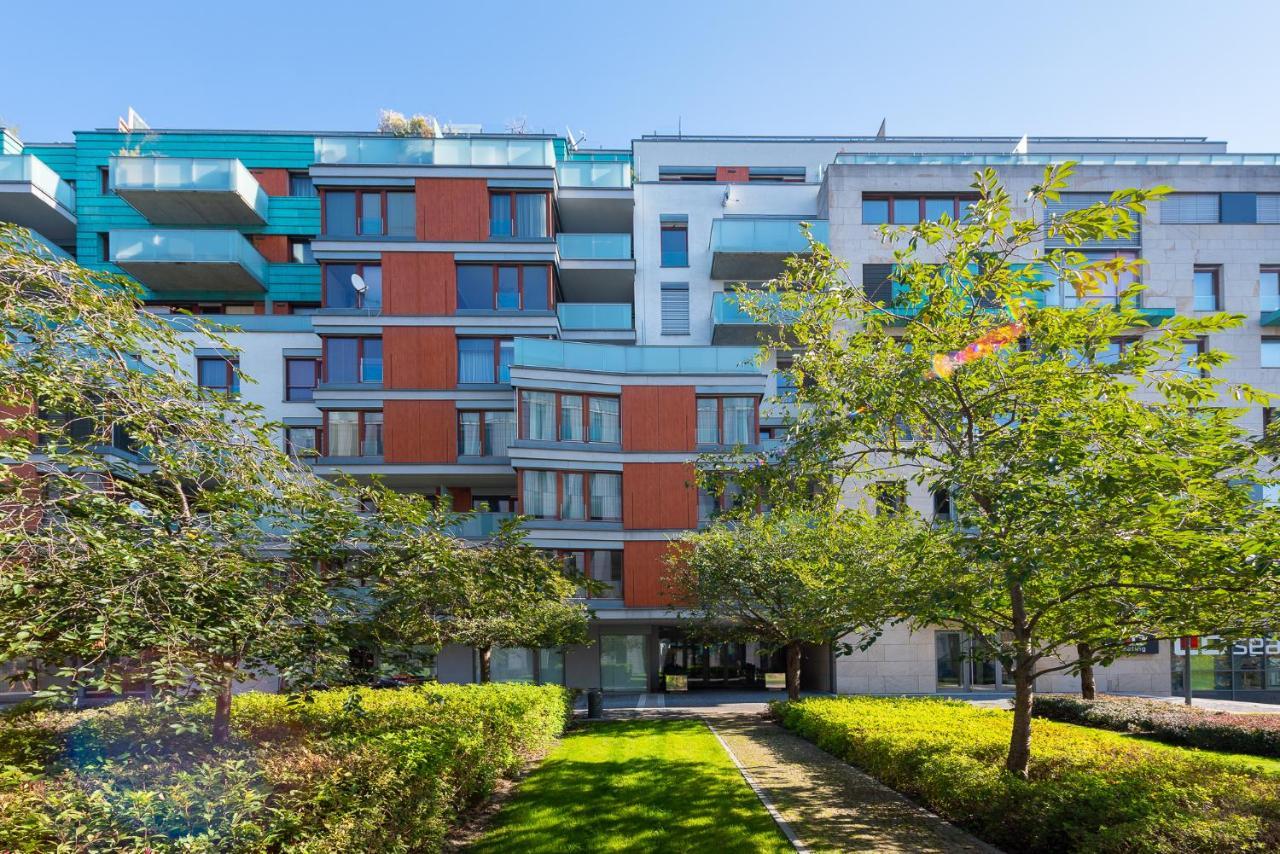 Luxury Apartment River Diamond Residence プラハ エクステリア 写真