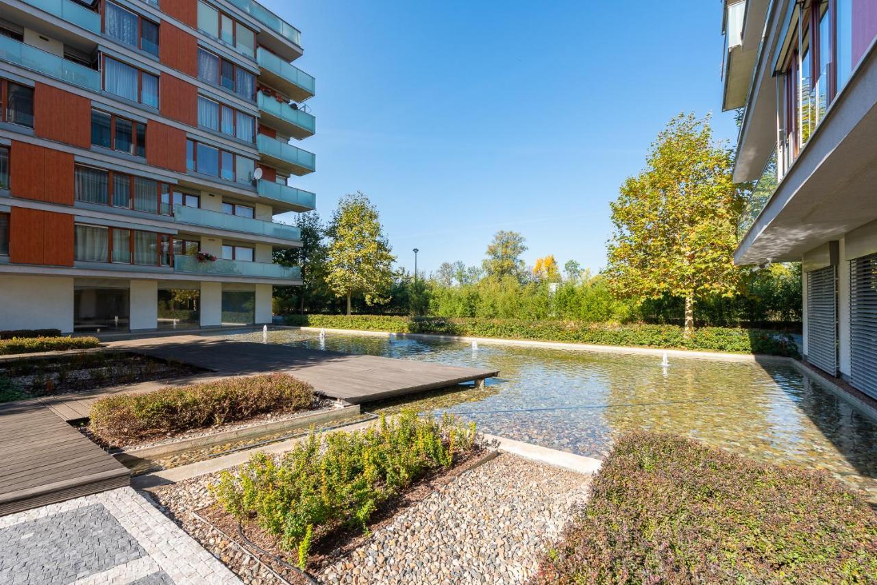 Luxury Apartment River Diamond Residence プラハ エクステリア 写真